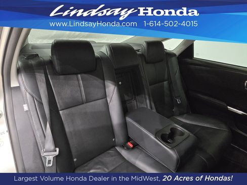 Used 2017 Toyota Avalon XLE image 8