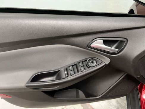 Used 2013 Ford Focus SE FWD image 19