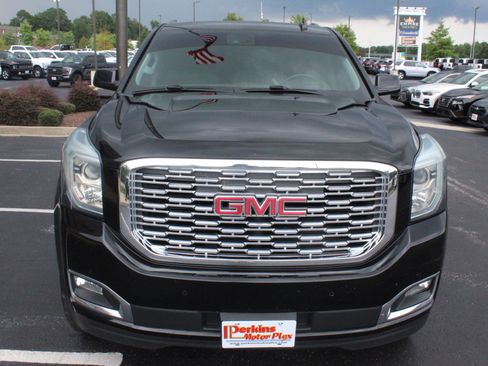 Used 2018 GMC Yukon Denali w/ Open Road Package AWD/4WD image 3