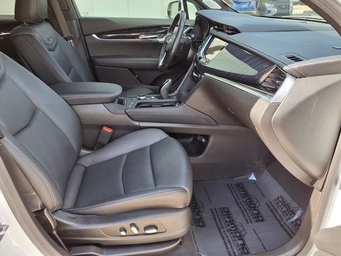 Certified 2023 Cadillac XT6 Premium Luxury image 9