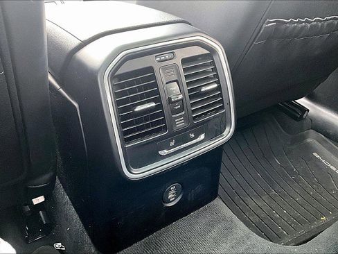 Used 2017 Porsche Macan image 22