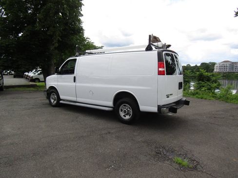 Used 2018 GMC Savana 2500 w/ Driver Convenience Package RWD image 4