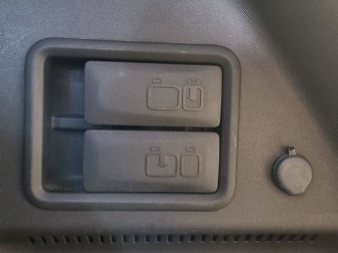 Used 2019 GMC Terrain Denali w/ Advanced Safety Package image 28