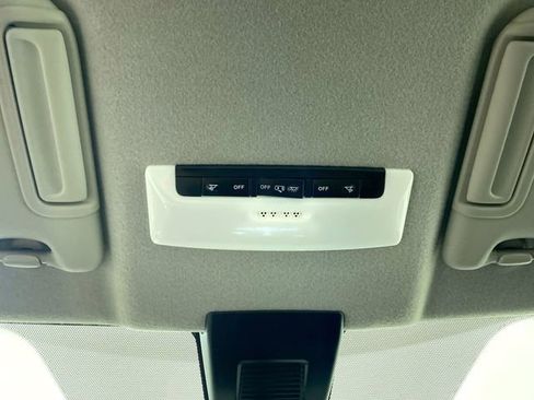 Used 2023 Nissan Kicks SV image 10