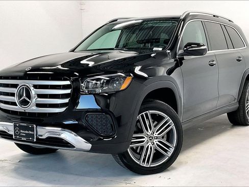 Used 2026 Mercedes-Benz GLS 450 4MATIC image 2