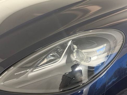 Used 2020 Porsche Macan AWD/4WD image 12