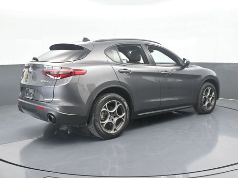 Used 2023 Alfa Romeo Stelvio Sprint image 6