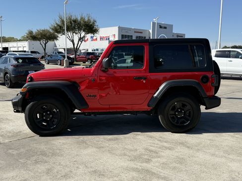 Used 2023 Jeep Wrangler Sport image 9