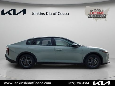 New 2026 Kia K4 FWD image 3