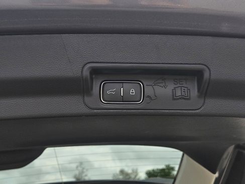 Used 2025 Ford Explorer Active image 10