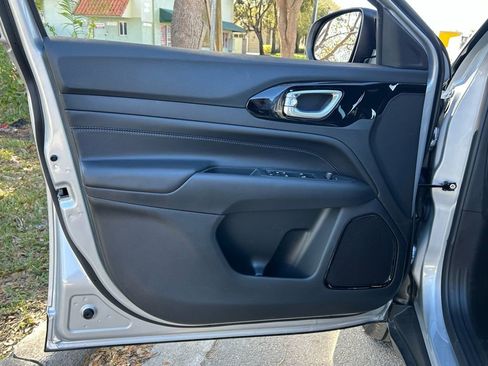 New 2026 Jeep Compass Limited AWD/4WD image 36