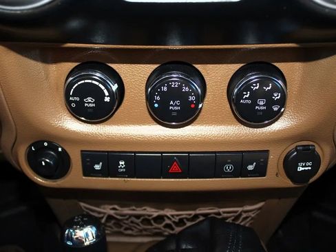 Used 2014 Jeep Wrangler Unlimited Rubicon w/ Max Tow Package AWD/4WD image 16