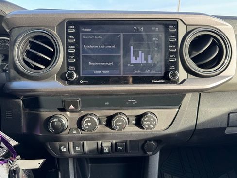 Used 2020 Toyota Tacoma SR5 w/ Technology Package AWD/4WD image 2