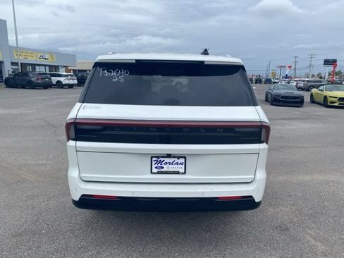 New 2025 Lincoln Navigator Reserve AWD/4WD image 5