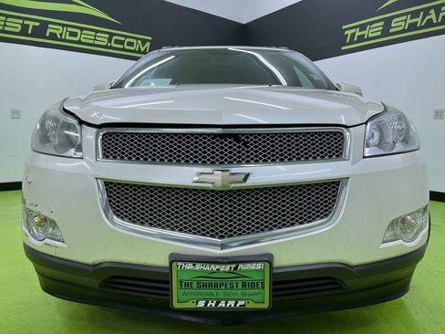 Used 2011 Chevrolet Traverse LTZ image 3