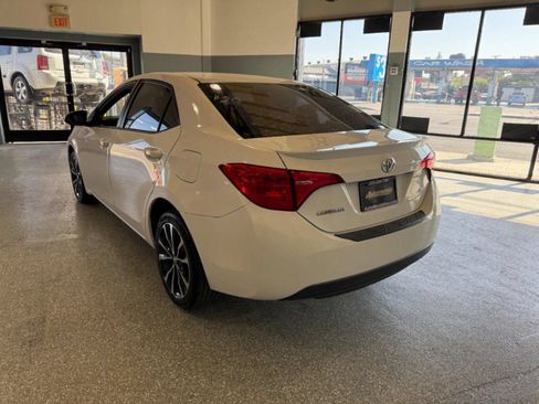 Used 2019 Toyota Corolla SE w/ Carpet Mat Package (TMS) FWD image 5