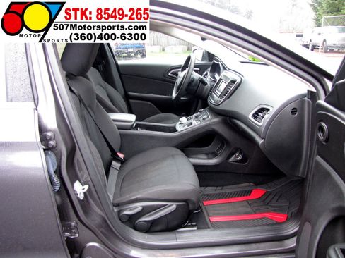 Used 2016 Chrysler 200 Limited image 19