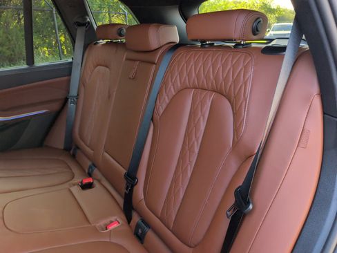 Used 2026 BMW X5 M60i AWD/4WD image 40
