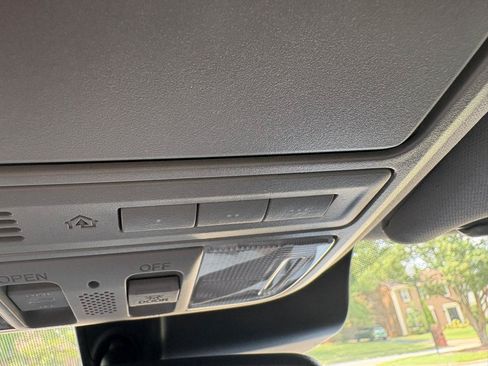 Used 2017 Honda Pilot Touring image 27