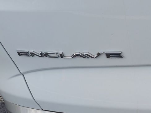 Used 2023 Buick Enclave Essence image 40