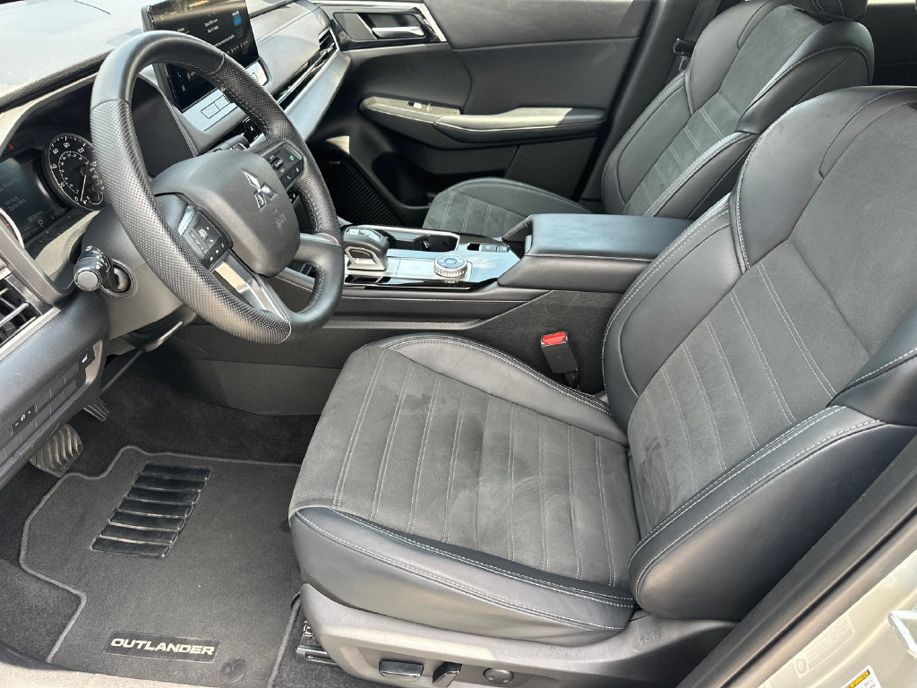 Used 2025 Mitsubishi Outlander SE AWD/4WD image 9