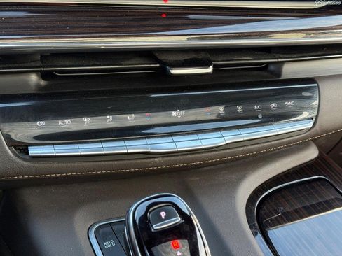 Used 2023 Cadillac Escalade Premium Luxury image 20