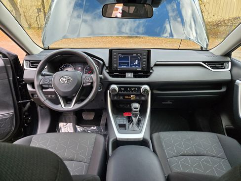 Used 2022 Toyota RAV4 XLE image 36