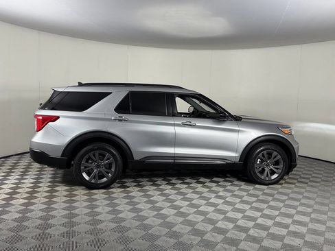 Used 2023 Ford Explorer XLT w/ Equipment Group 202A AWD/4WD image 5