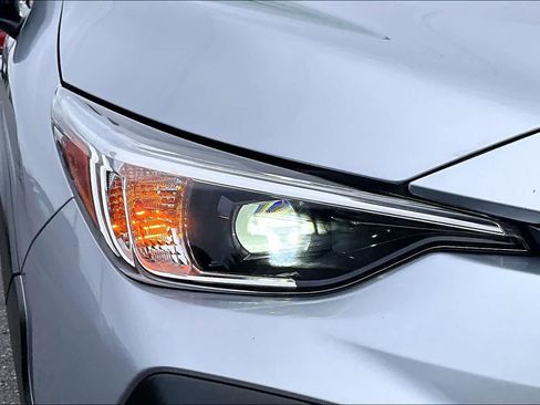 Used 2024 Subaru Crosstrek 2.0i Premium w/ Crosstrek Mirror Package image 31