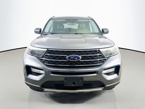 Used 2021 Ford Explorer XLT w/ Equipment Group 202A image 2