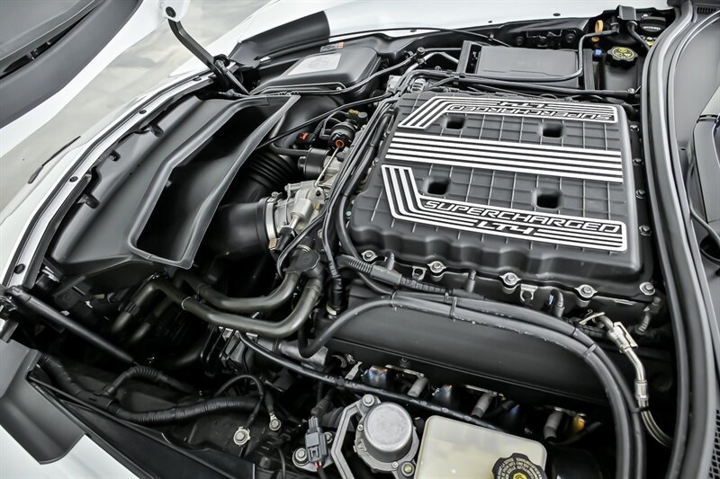 Used 2016 Chevrolet Corvette Z06 w/ 3LZ Preferred Equipment Group RWD image 12