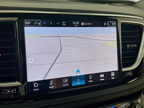 New 2026 Chrysler Pacifica Pinnacle image 15