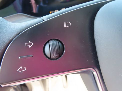 Used 2023 Tesla Model X AWD/4WD image 14