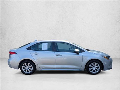 Used 2023 Toyota Corolla LE image 4