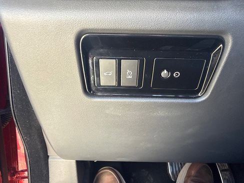 Used 2020 Jaguar F-PACE S image 22