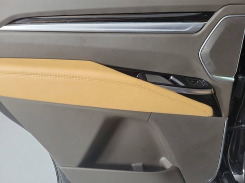 Certified 2025 Cadillac Escalade Premium Luxury image 13