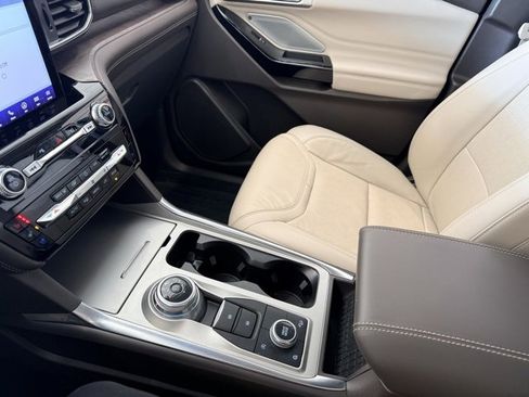 Used 2023 Ford Explorer Platinum w/ Technology Package image 29