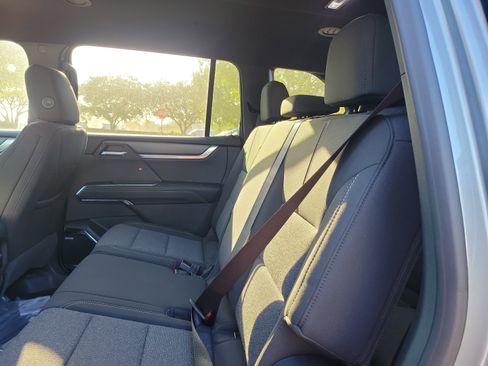 New 2025 GMC Acadia Elevation image 6