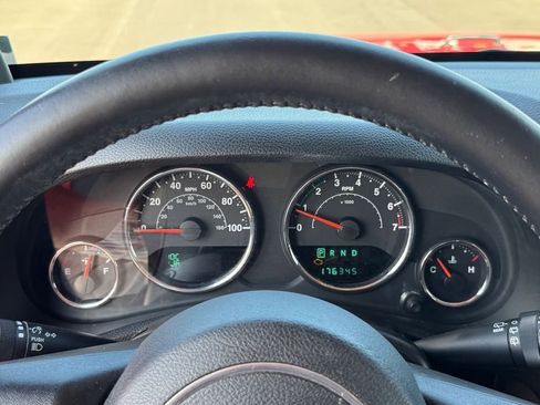 Used 2014 Jeep Wrangler Unlimited Sport w/ Quick Order Package 24S AWD/4WD image 19