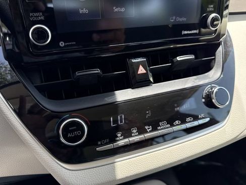 Used 2022 Toyota Corolla LE FWD image 19