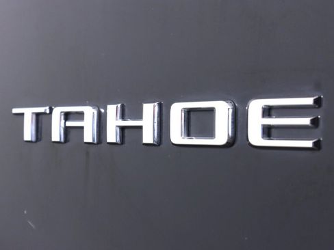 Used 2022 Chevrolet Tahoe LT w/ Luxury Package AWD/4WD image 37
