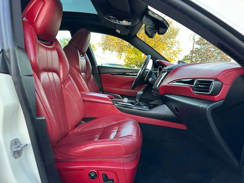 Used 2017 Maserati Levante Sport Utility 4D image 23