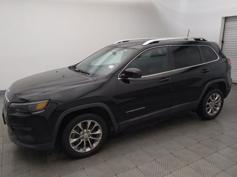 Used 2019 Jeep Cherokee Latitude Plus FWD image 2