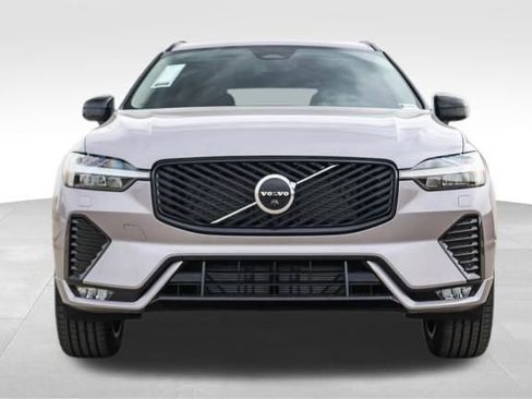 New 2026 Volvo XC60 B5 Plus w/ Climate Package PRO image 2