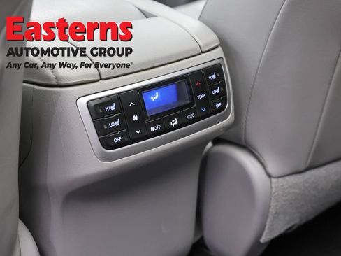 Used 2017 Toyota Highlander Limited Platinum AWD/4WD image 26