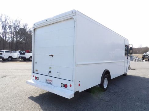 Used 2014 Ford E-350 and Econoline 350 Super Duty w/ A/C Prep Package image 7