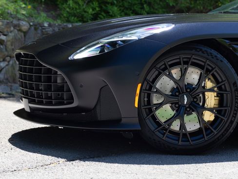 Used 2025 Aston Martin DB12 Convertible RWD image 7