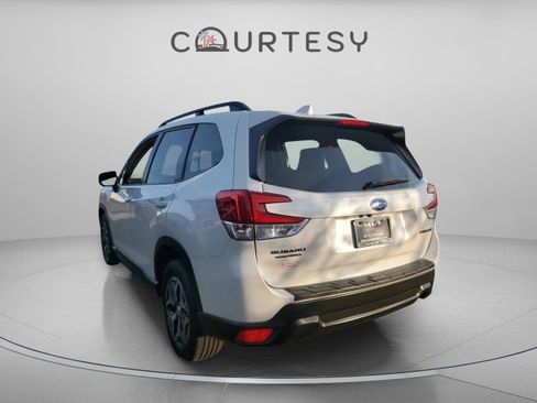 Used 2020 Subaru Forester Premium w/ Popular Package #1 image 2