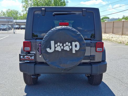 Used 2017 Jeep Wrangler Unlimited Sport w/ Quick Order Package 24S AWD/4WD image 7