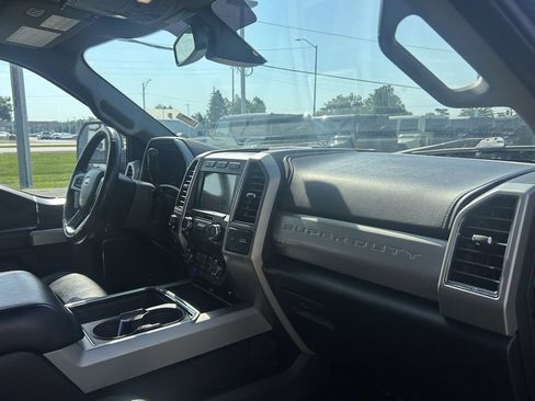 Used 2019 Ford F250 Lariat w/ Lariat Ultimate Package AWD/4WD image 18